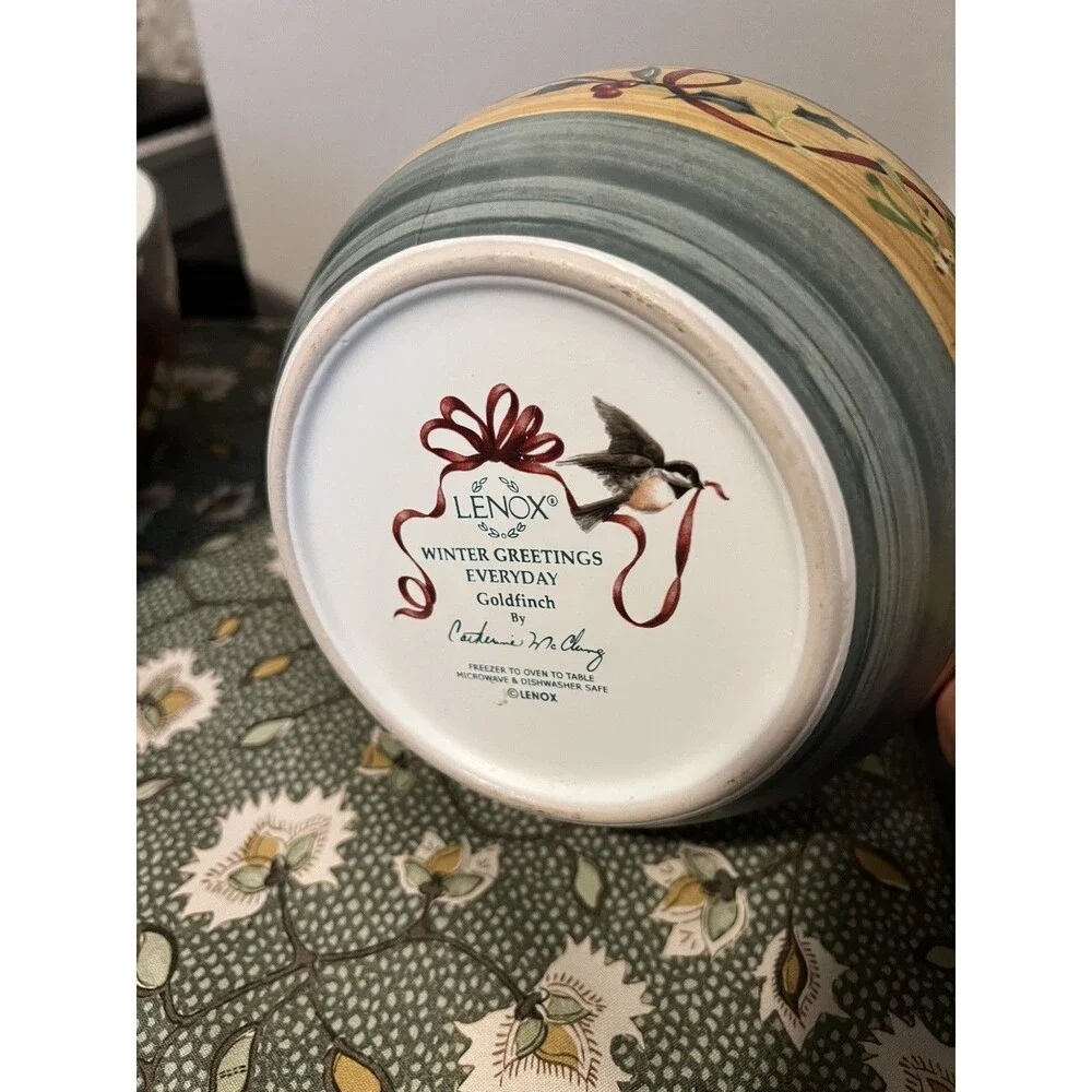 Lenox Winter Greetings Everyday GOLDFINCH  BOWL